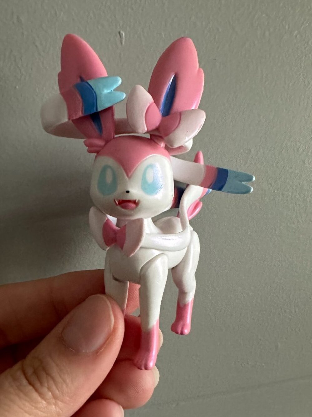 Pokemon Sylveon Figurine